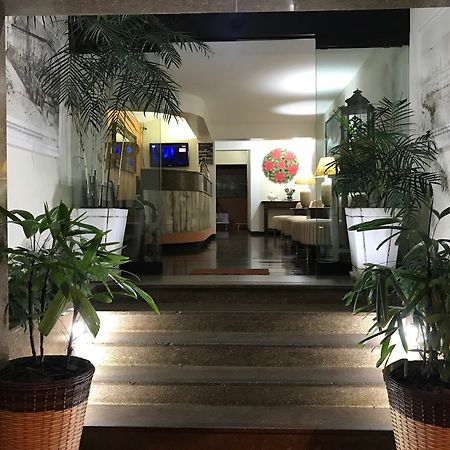 Palace Hotel 安格拉杜斯雷斯 外观 照片