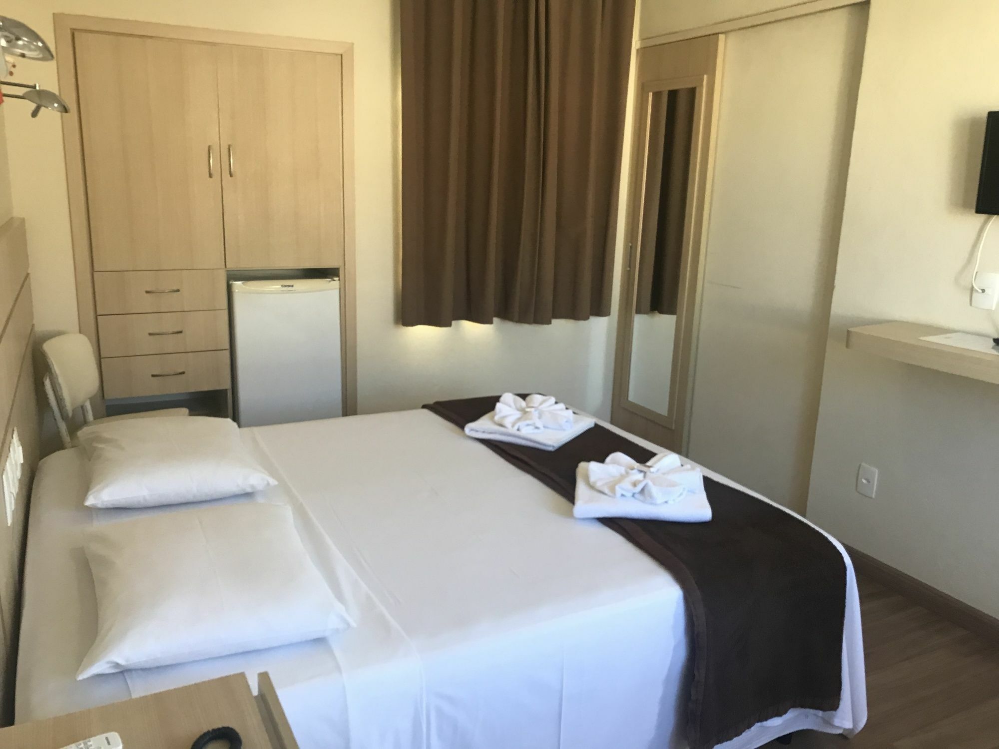 Palace Hotel 安格拉杜斯雷斯 外观 照片